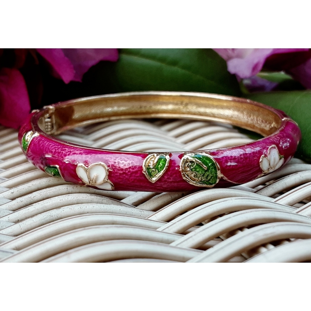 🍀3/$15 NWOT Gold Filled Floral Enamel Bracelet